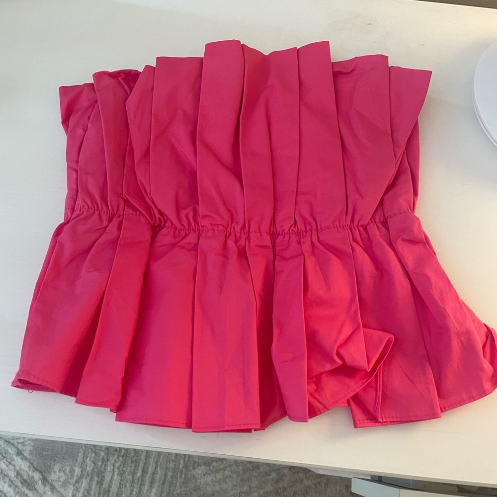 DO+BE pleated pink strapless top